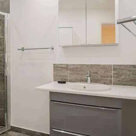 Apartment Les Oliviers, Swimming Pool And Parking *
