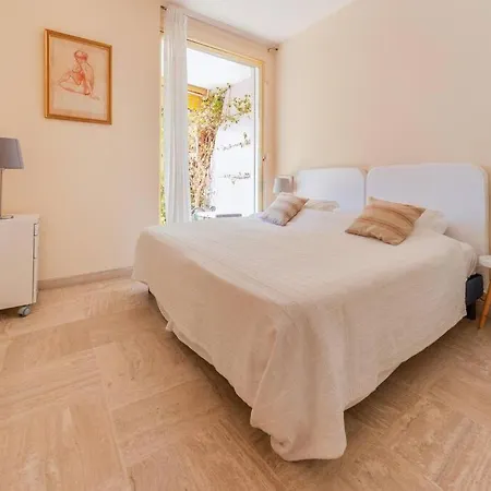 Apartment Les Oliviers, Swimming Pool And Parking