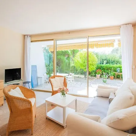 Les Oliviers, Swimming Pool And Parking